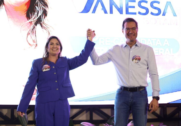 Vanessa Botam reúne grande público e tem candidatura a deputada federal confirmada pelo PL